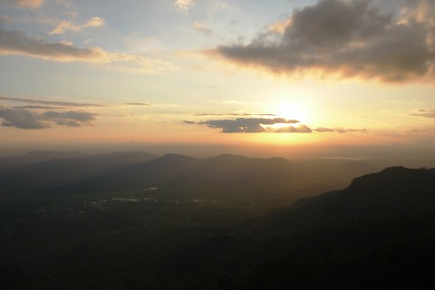 Das Bild zeigt den Sonnenuntergang am Irente View Point in Lushoto